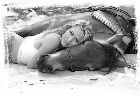 cowgirls y horses. i161.photobucket.com