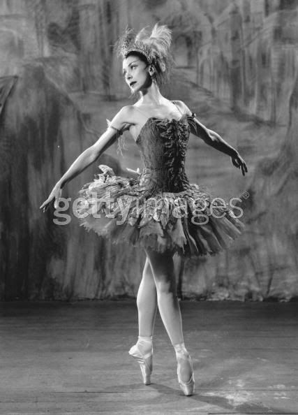 Image hotlink - 'http://i161.photobucket.com/albums/t218/dancelivelove07/Royal%20Ballet/Margot%20Fonteyn/firebirdin1956.jpg' Image hotlink - 'http://i161.photobucket.com/albums/t218/dancelivelove07/Royal%20Ballet/Margot%20Fonteyn/firebirdin1956.jpg'