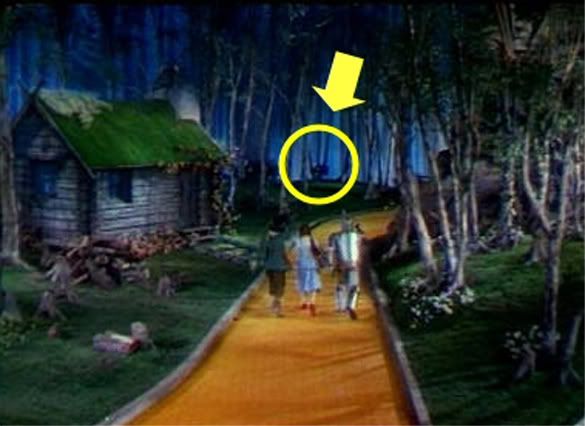 dark side of the moon wizard of oz explained