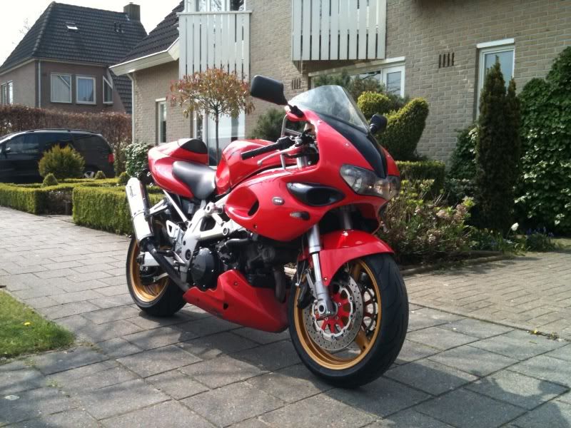 http://i161.photobucket.com/albums/t221/tlex76/foto.jpg http://i161.photobucket.com/albums/t221/tlex76/foto.jpg