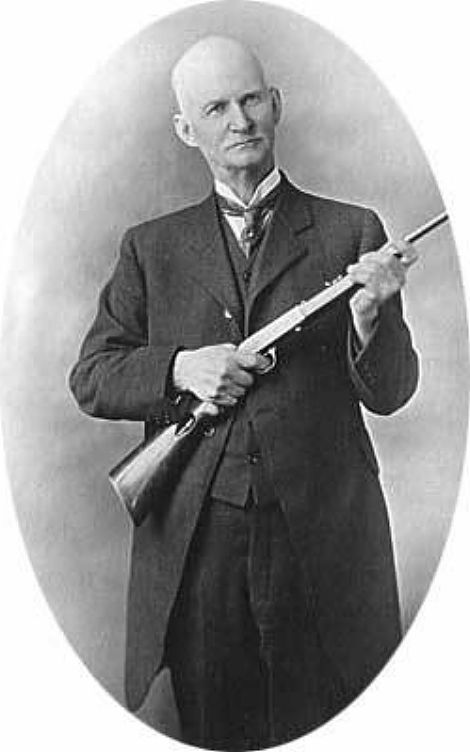 BROWNING_WITH_RIFLE.jpg