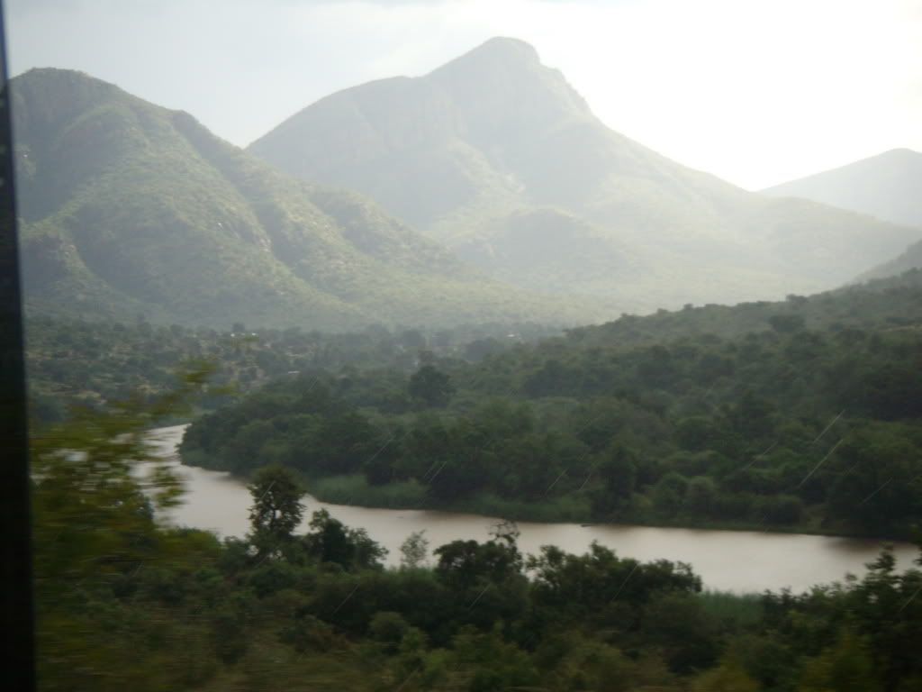 Jennaspics012.jpg south africa mountains image by sara0403