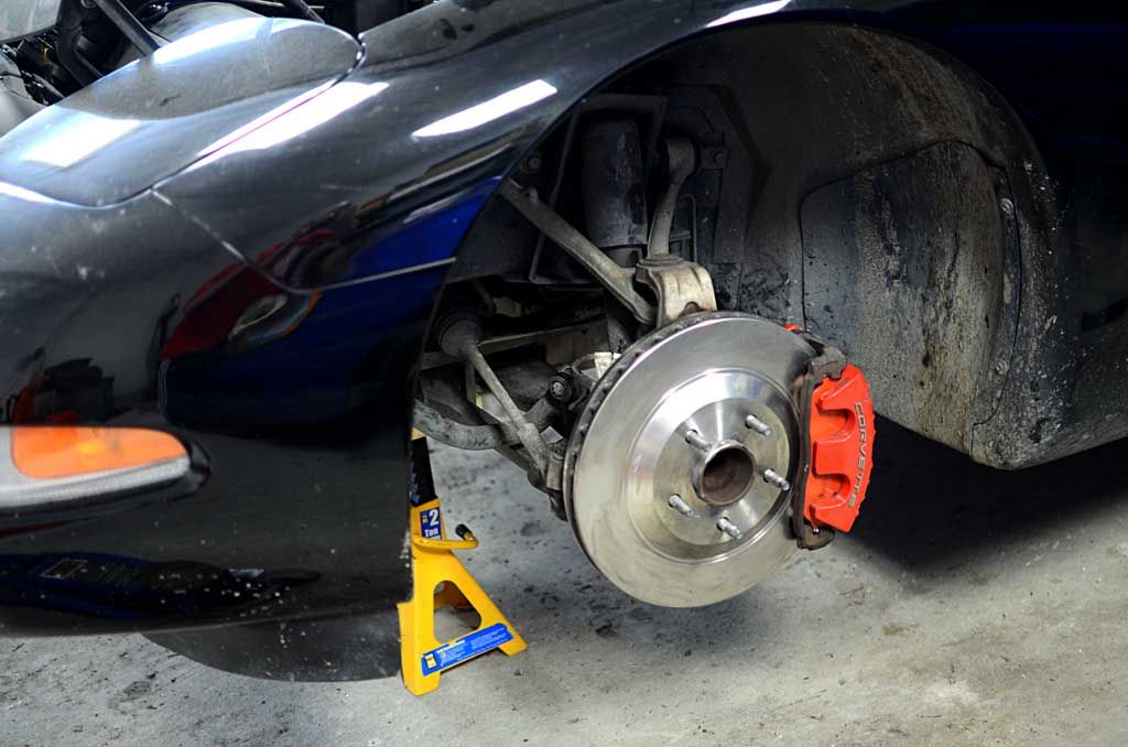 How do I remove a seized caliper slider pin ? Z06 content inside VW