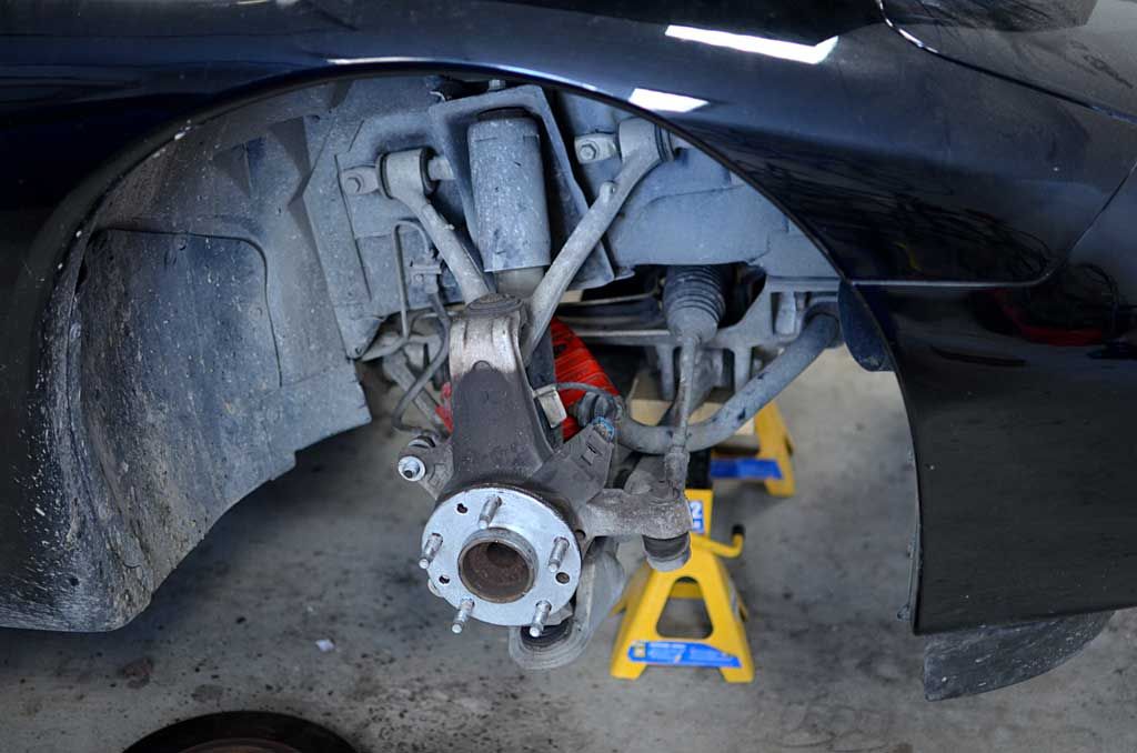 How do I remove a seized caliper slider pin ? Z06 content inside VW