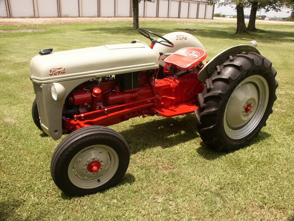 Rear wheel paint color 8N Yesterday's Tractors